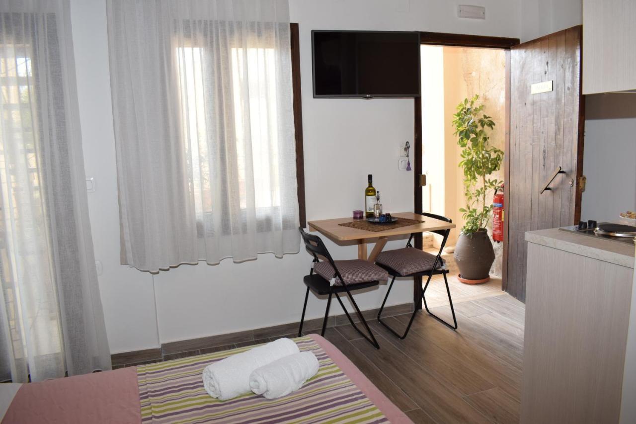 Loggia Traditional Suites レティムノ エクステリア 写真