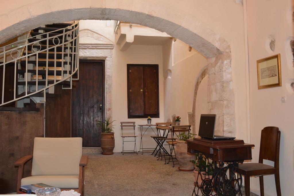Loggia Traditional Suites レティムノ エクステリア 写真